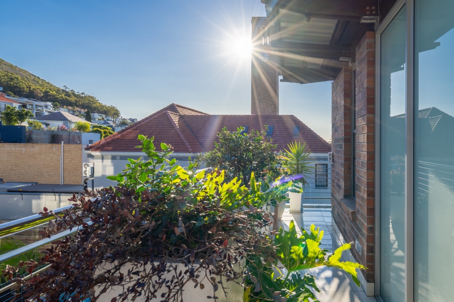 2 Bedroom Property for Sale in Green Point Western Cape